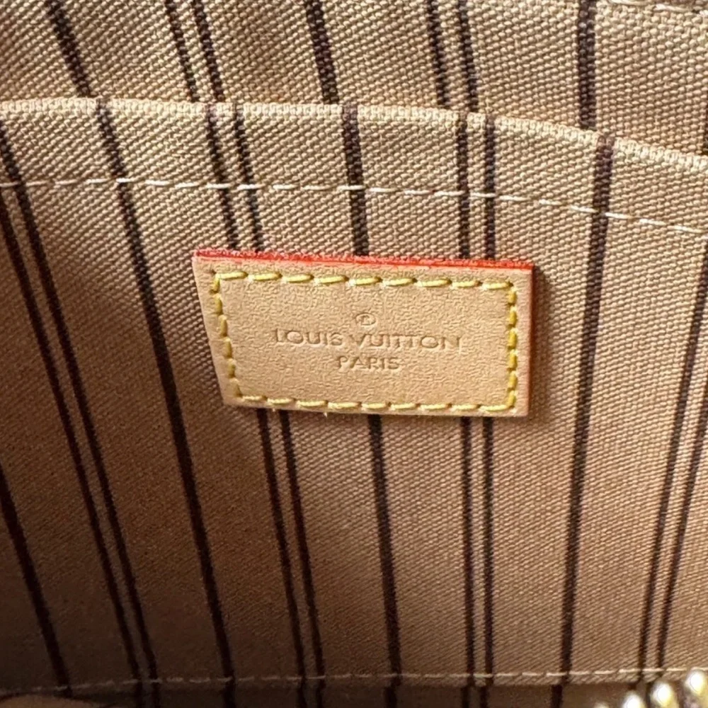 Louis Vuitton Monogram Neverfull Pouch